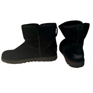 UGG Cory Black Sheepskin Winter Boots 5 1/2” Shaft Height Size 7